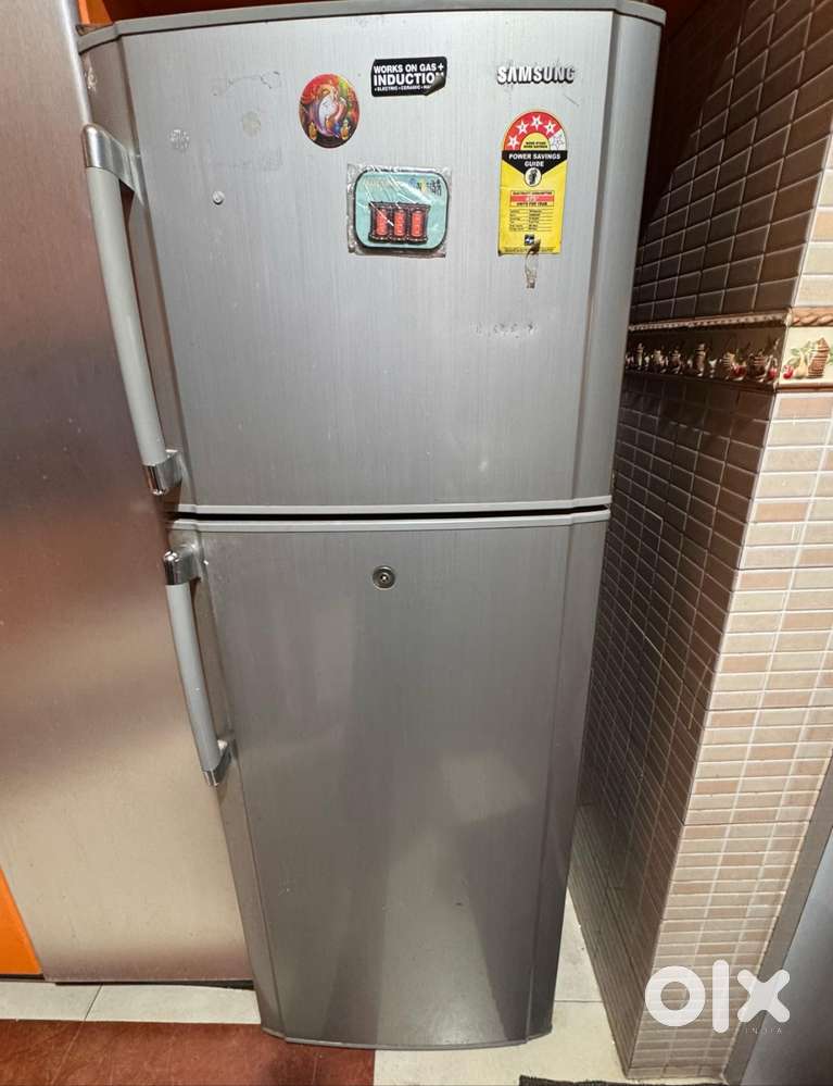 Samsung 400l refrigerator for sale.