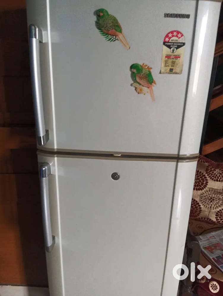 A samsung fridge 230l capacity