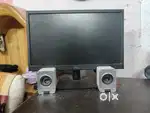 Computer set with speakers