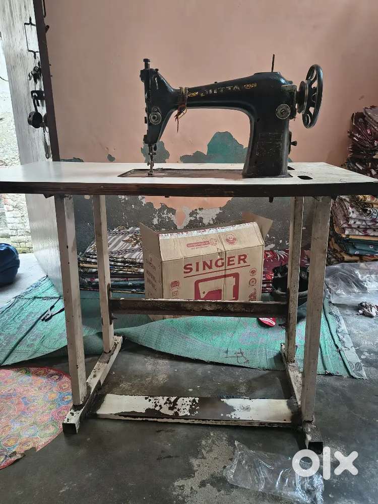 Sewing machine umbrella