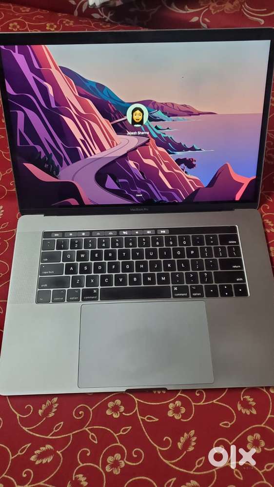 MacBook Pro 2017 15 inch Touch Bar