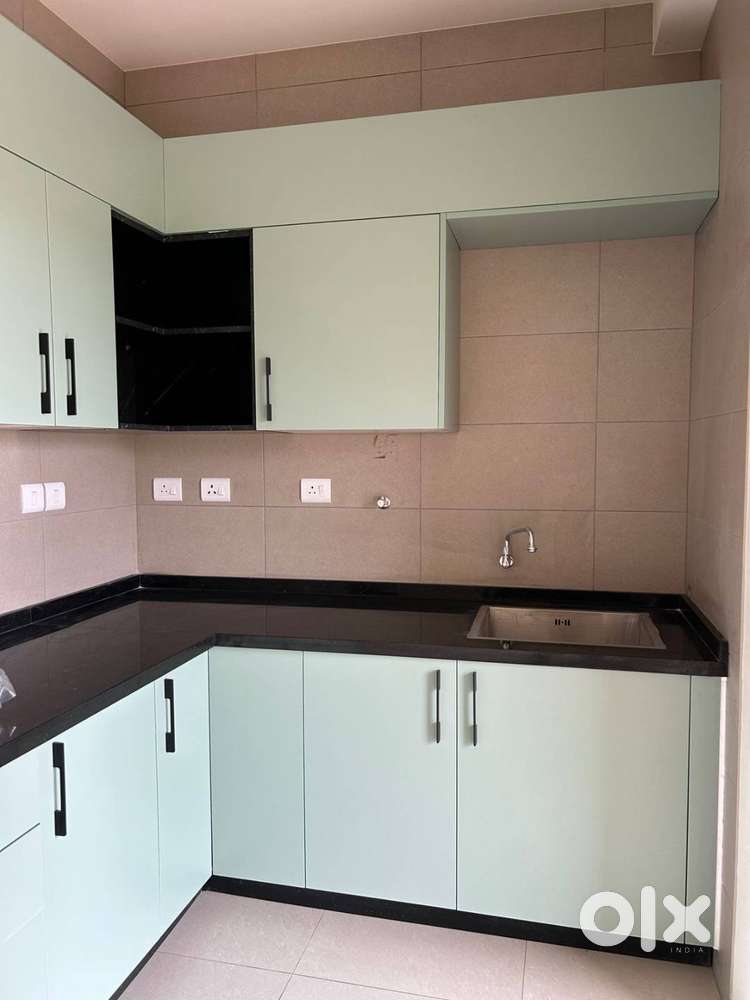 High-Floor, Pet-Friendly 2 BHK for Lease