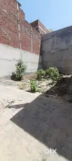 Empty plot with 1035sqrft. Price 2600 rupees per squarefit(approx)