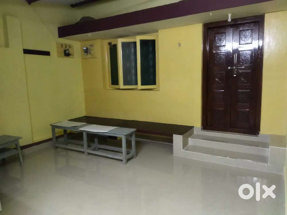 Rental house available near pattanam panchayath office.