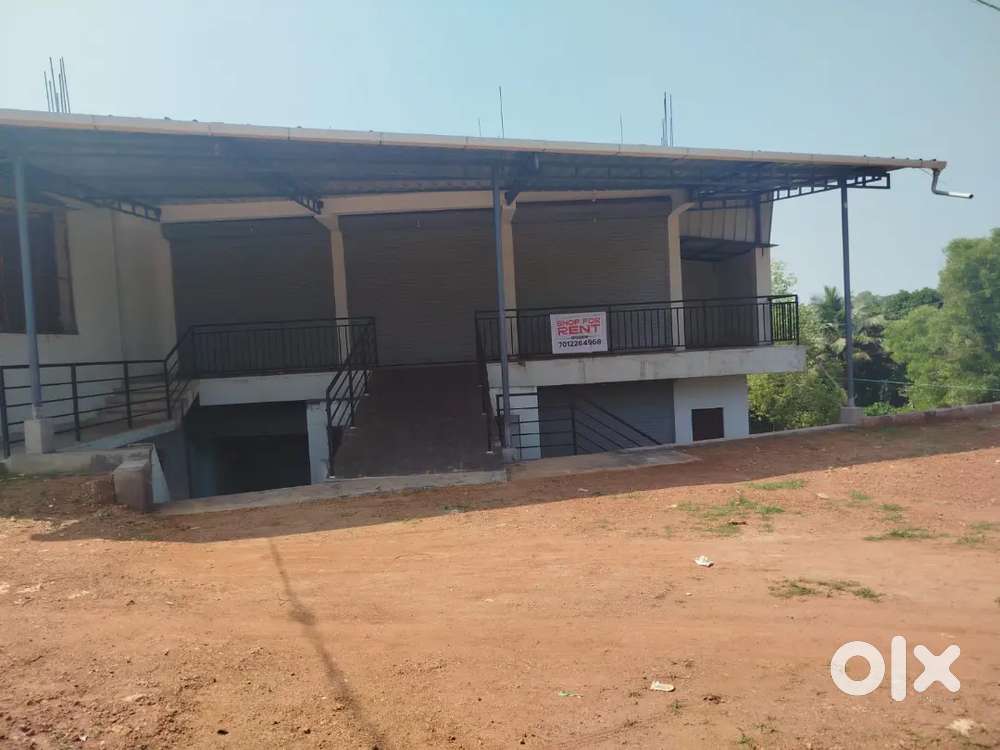 Beside thekkil supermarket,near to kannatipara busstand