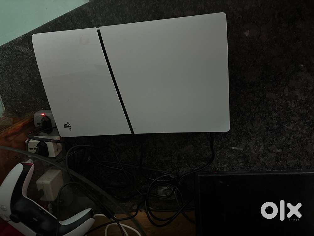 Ps5 Digital new only 1 week old i am selling because i am Bulding pc
