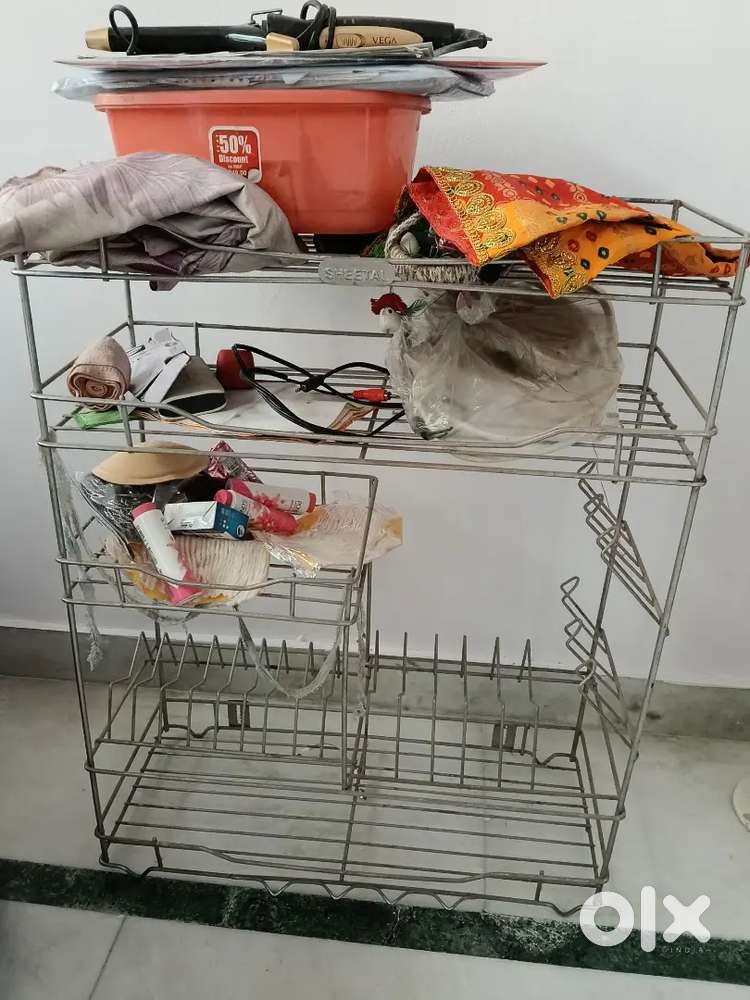 Plates and bowls stand