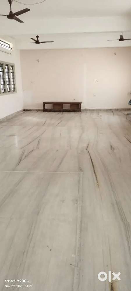 Shop/Clinic for Rent