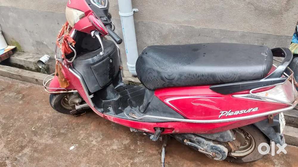 Honda Pleaser (110cc)in Red Color