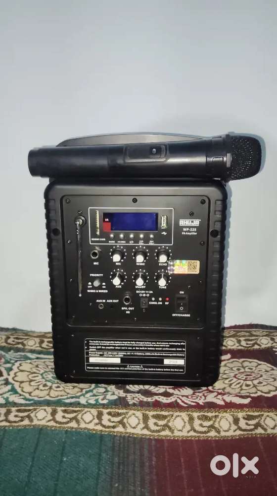 Speaker with mic