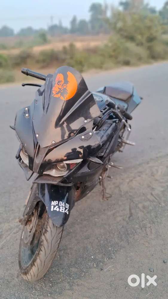 Pulsar rs black colour