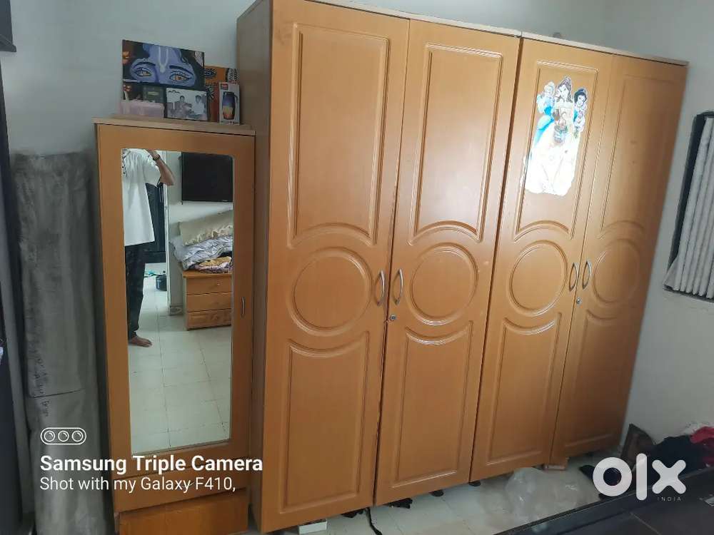 4 door cupboard + dressing