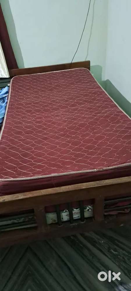 Matrices 2 nos old but in good condition