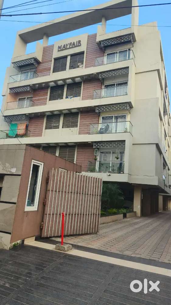 प्रीमियम 3bhk फ्लैट सबसे कम दाम पर new राजेंद्र नगर में मार्केट के पास