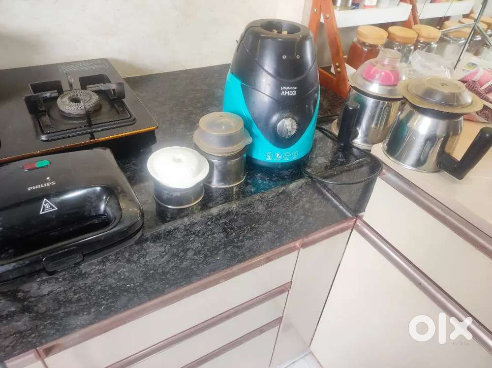 Crompton 750 watt mixer grinder and philips toaster