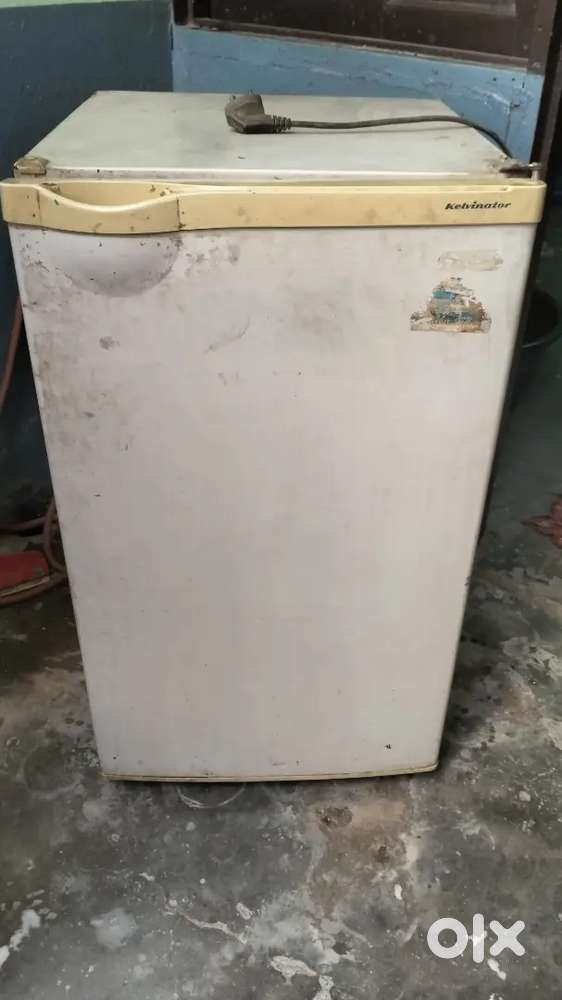 Good condition mini fridge for sell