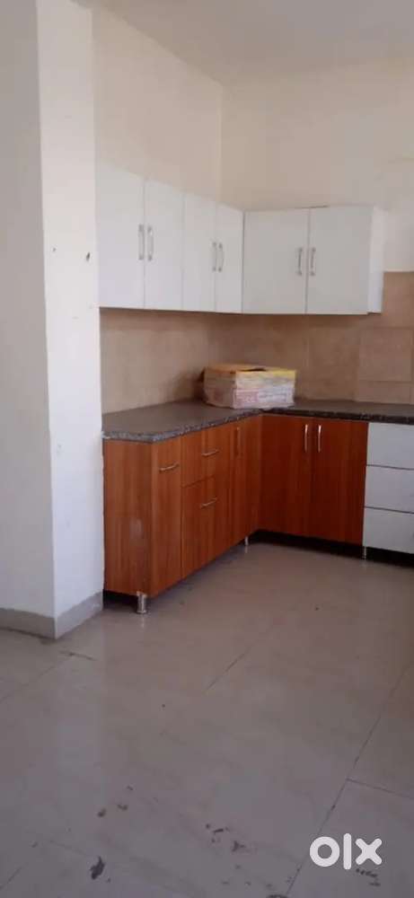 2bhk with store, Corner Builder floor, Nr Sushma capital mall Dhakoli
