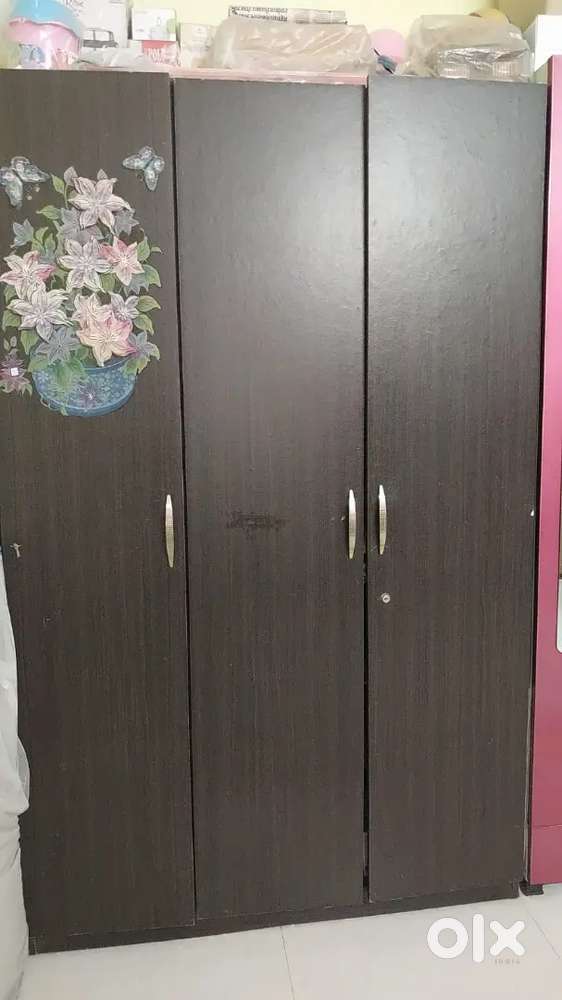 कपाट देणे आहे