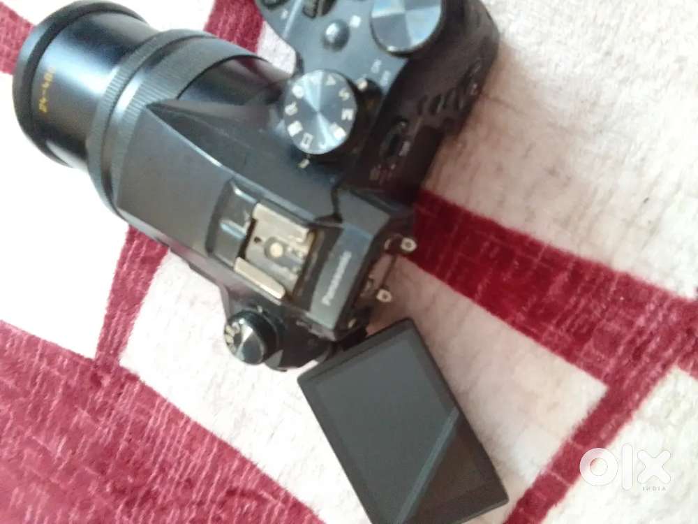 Lumix digital camera FZ2500 Focus problem