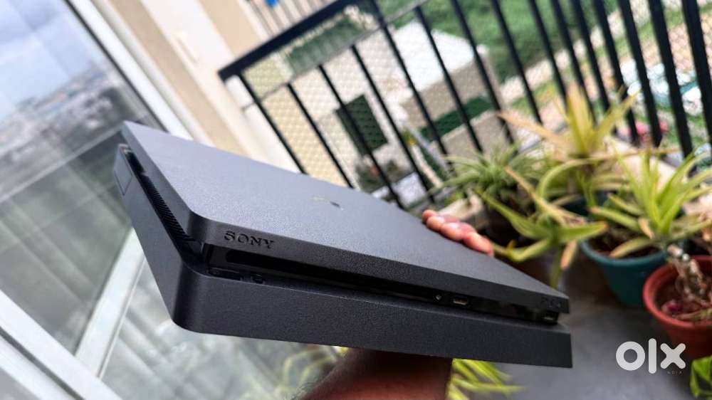 PS4 mint condition for sale (Mildly Used)