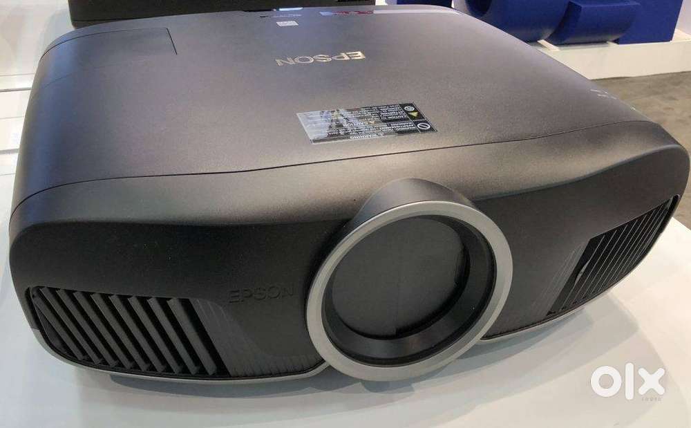 Epson TW9400  4K Projector UHD, HDR, 3D - 2600 Lumens