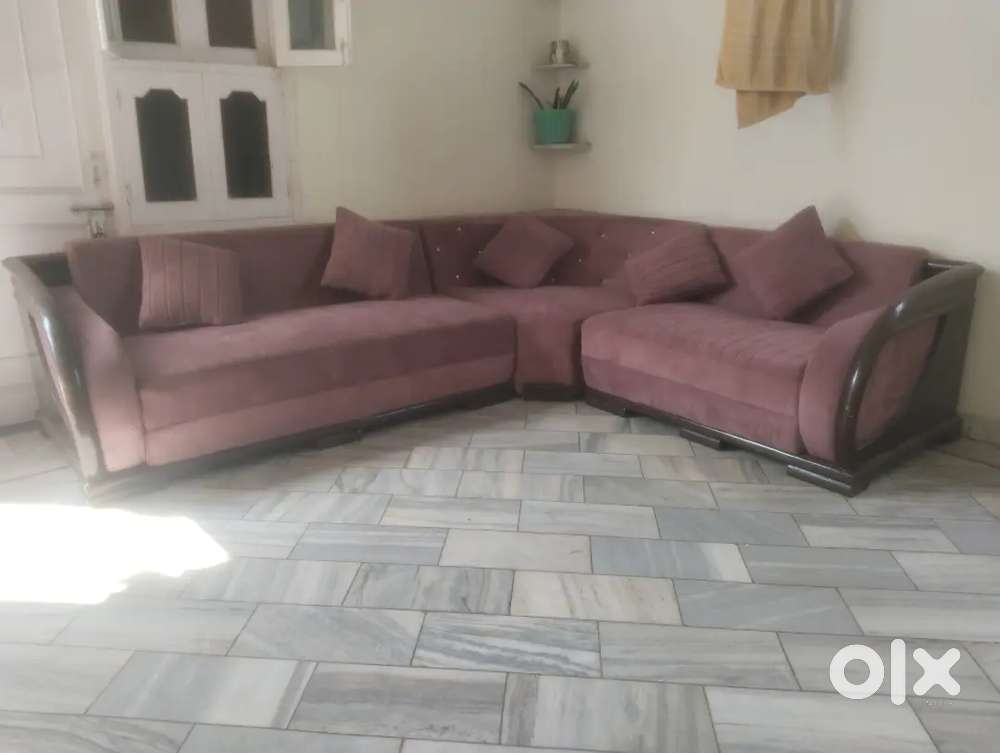 Look newly L size with centre table