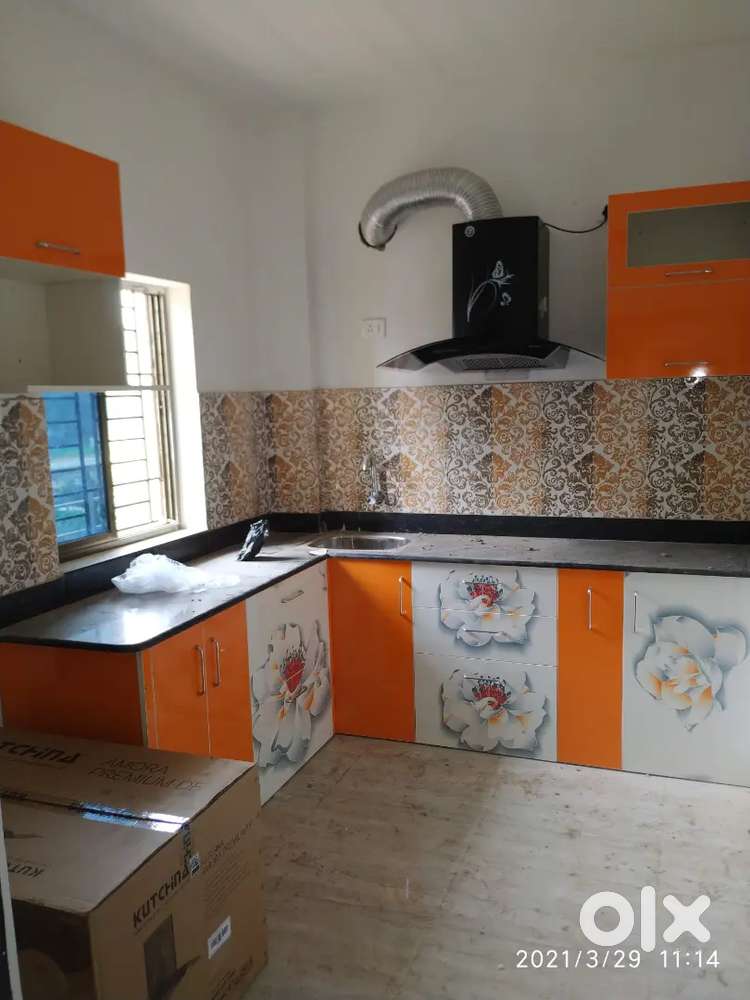 Sale 3BHK Semi Furnished Flat with Car Parking