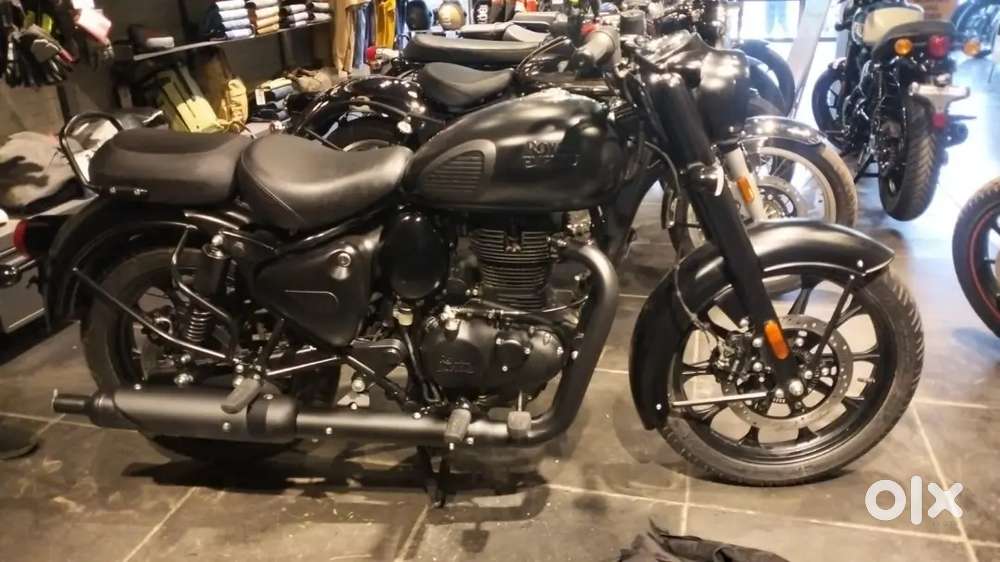 Royal enfield classic stealth black