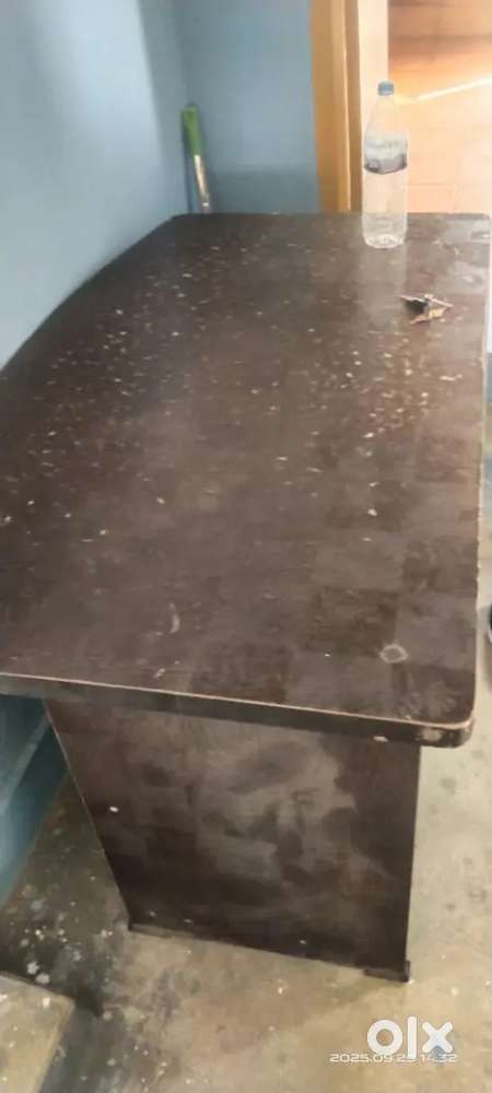 Office table
