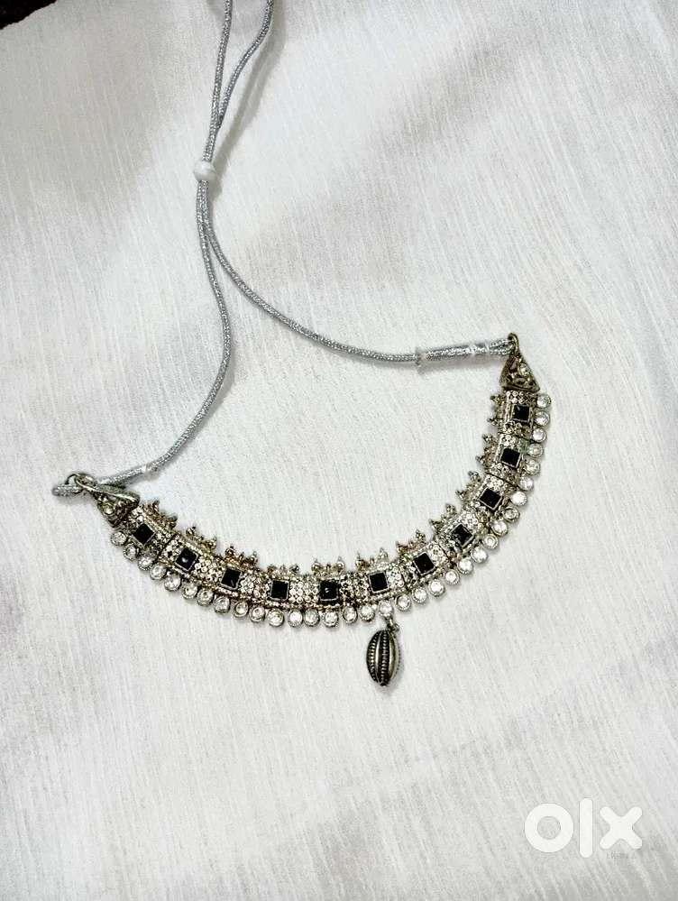 Necklace black jwellery