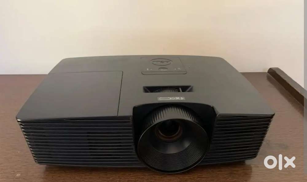 Dell 1220 Projector with Screen ,Stand Complete Setup for Home Office!