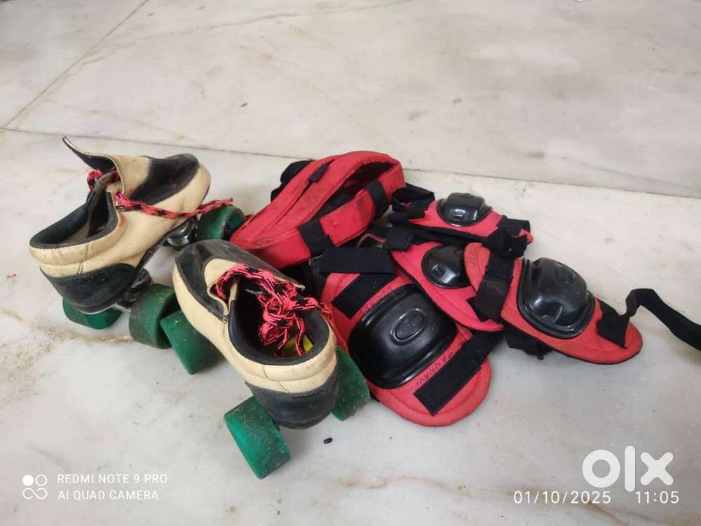 Skating shoes with guard and halmet age 7 and below