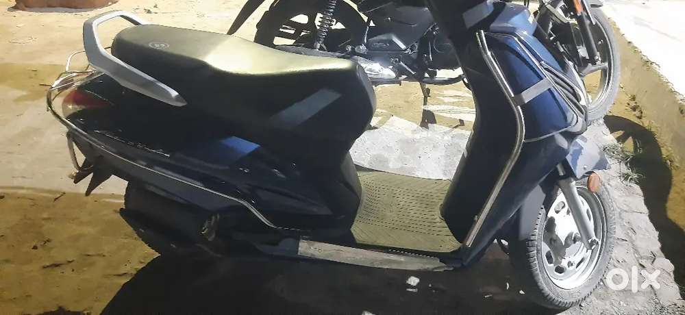 Selling my Honda Activa DLX, 2023 model. Only 16000 km driven.