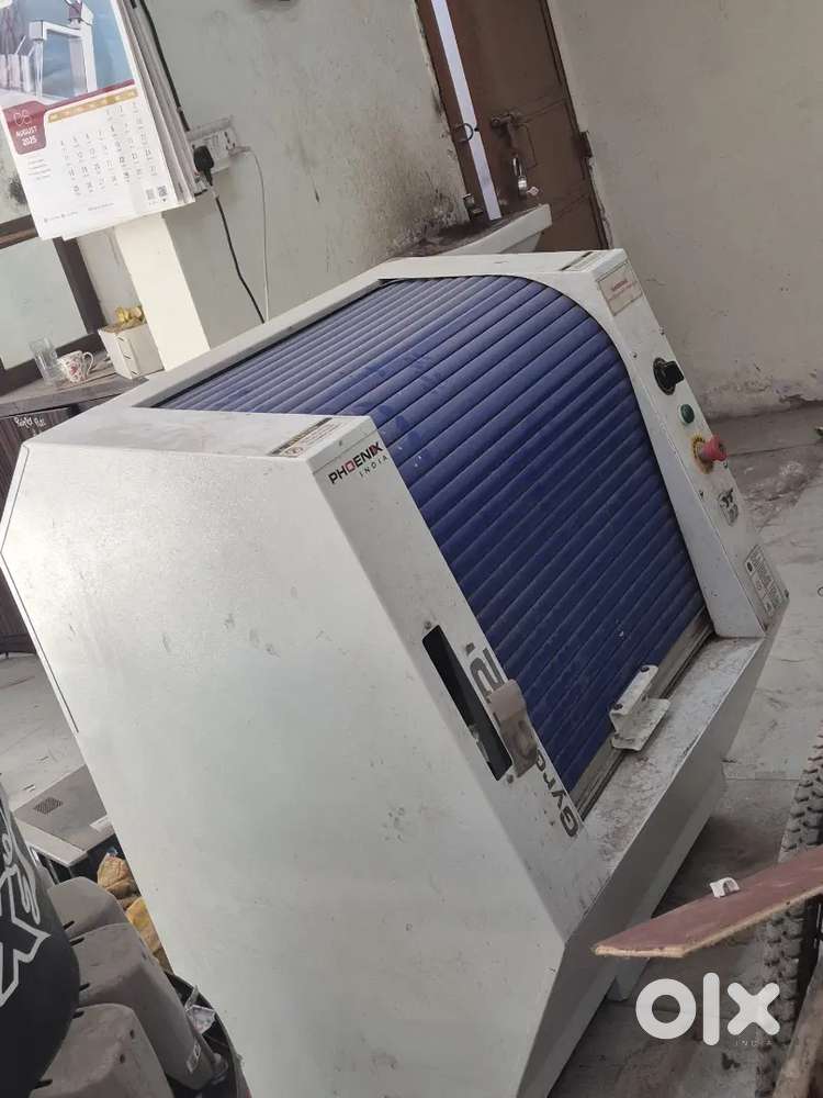 Dulux Paint Machine (Color Bank) with Mixer - Excellent Condition