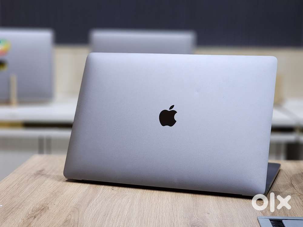 Apple macbook like new condition i9 16gb ram/512 ssd