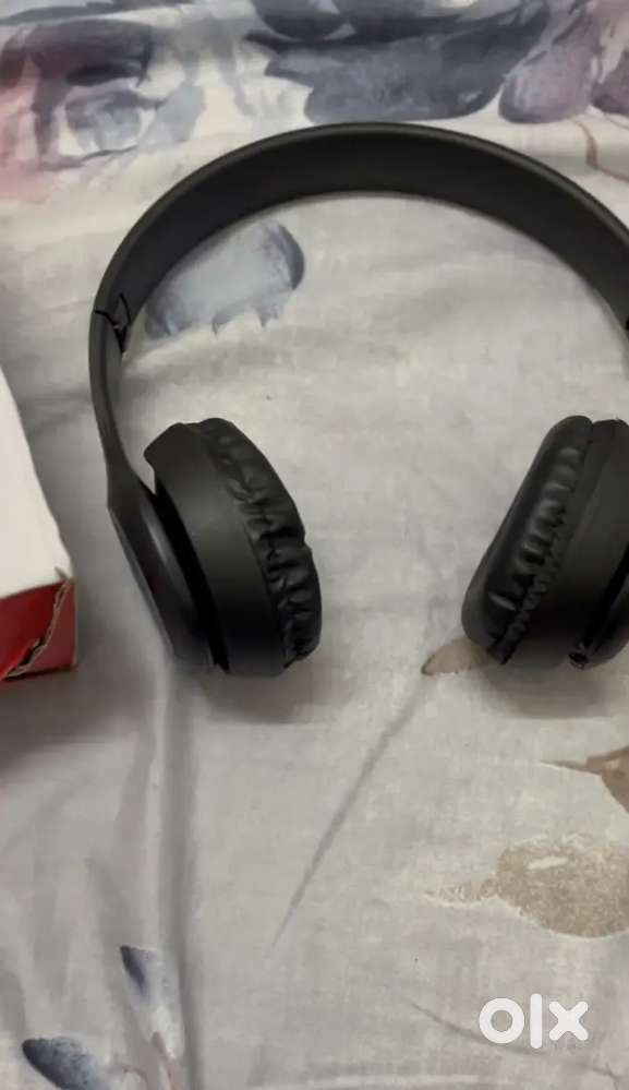 0P47 headphones