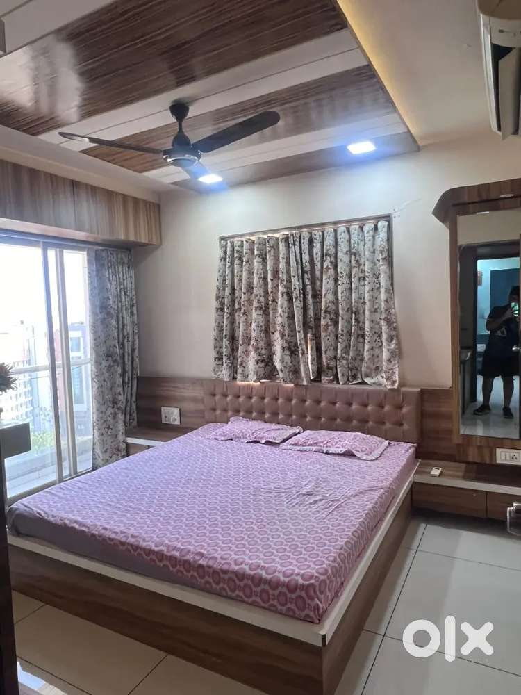 Beautiful 2 bhk furnished flat near Sharda Baugh, Race Course