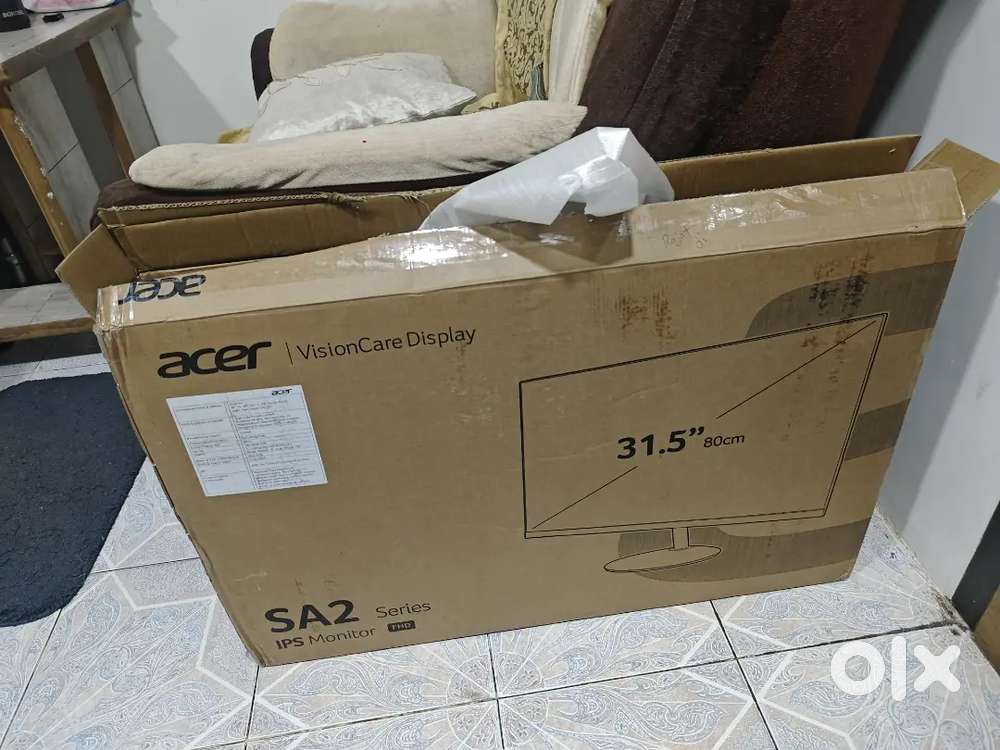 One day old 32 inch monitor