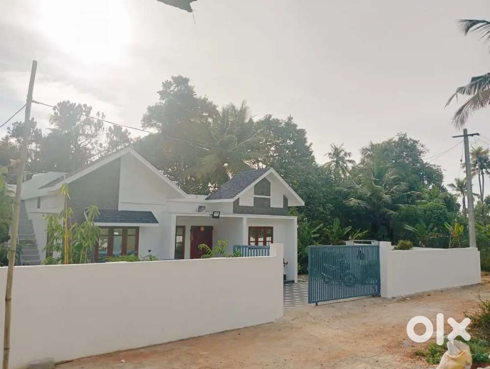 Panayara.. 8.5 cent and new house