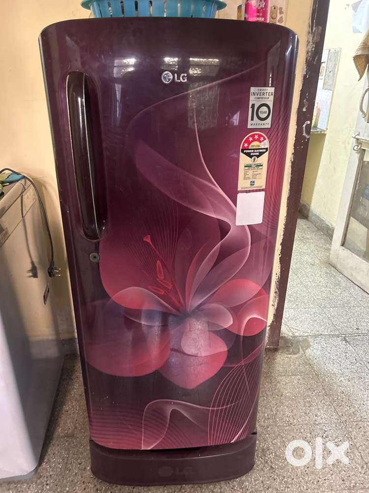 Fridge 180 liters in good condition 2019 model urgent sell 6000/-