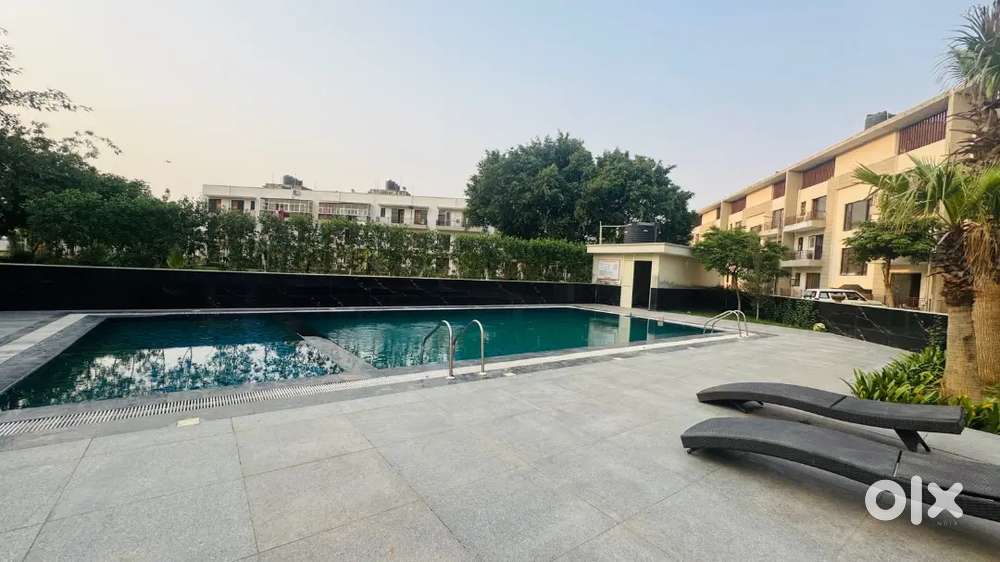 Bang on highway luxury apartment spec full area