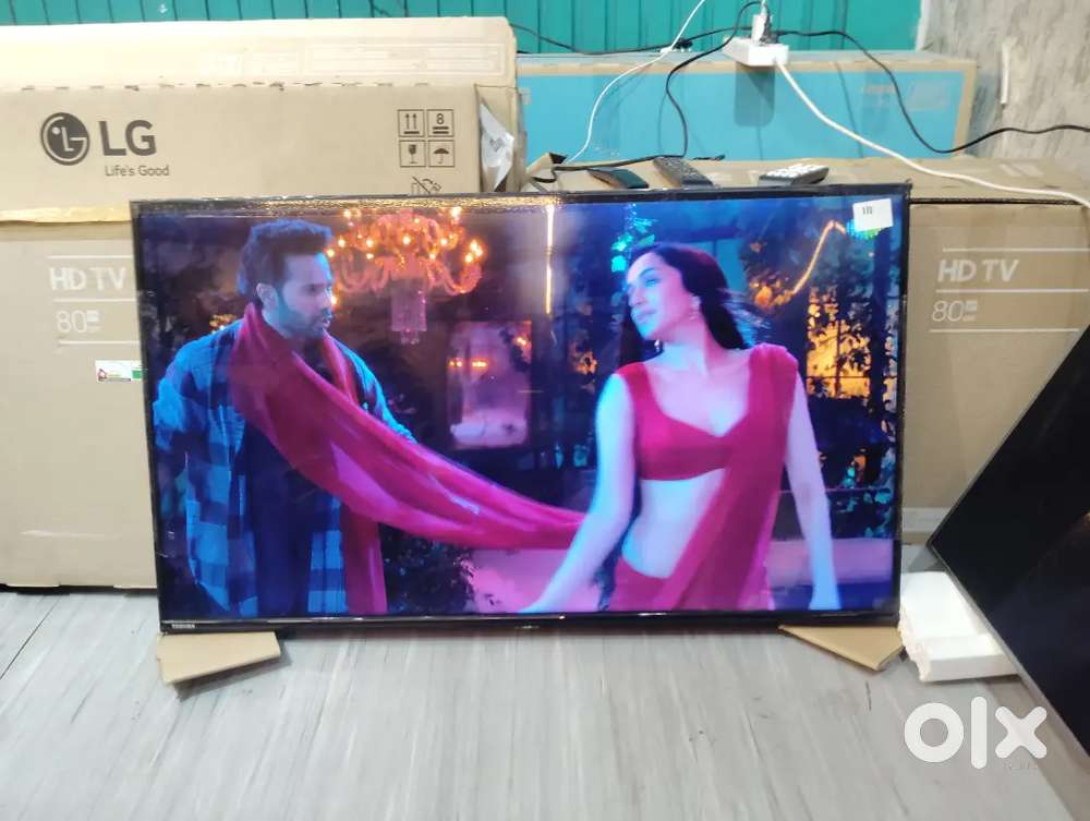 43 inch toshiba smart 4k lew with new remort