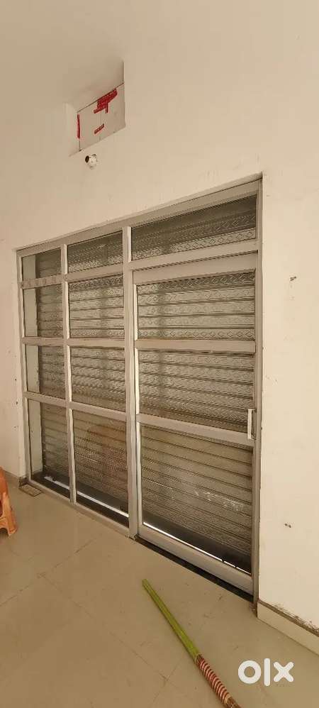 स्लाइडिंग शीशा का डोर