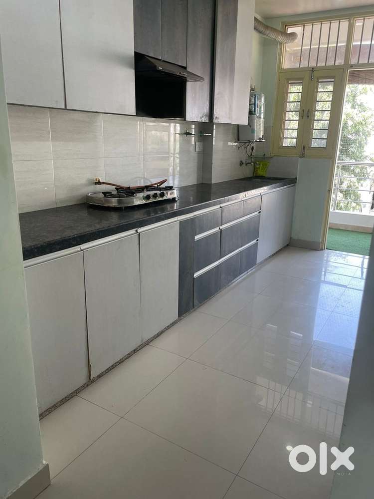 Urgent 3 bhk fo sale