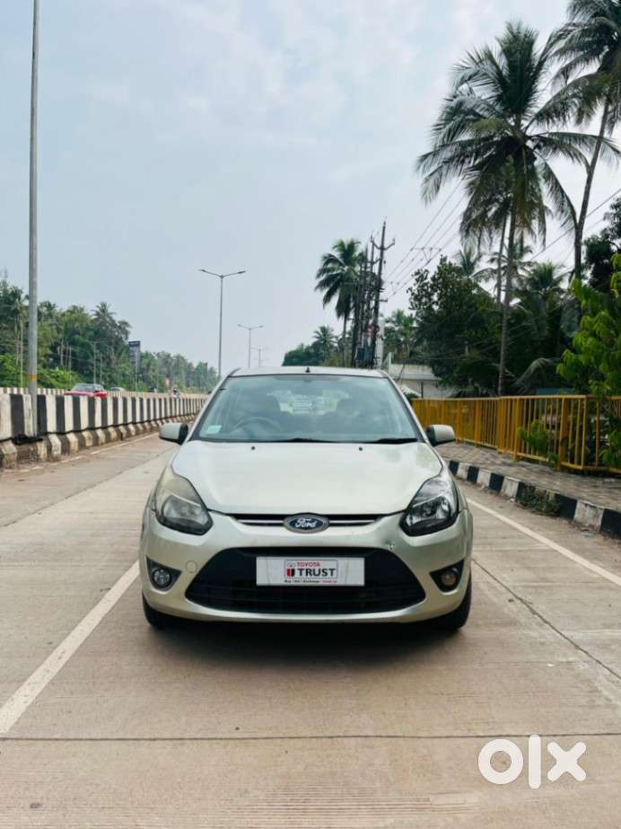 Ford Figo, 2011, Petrol