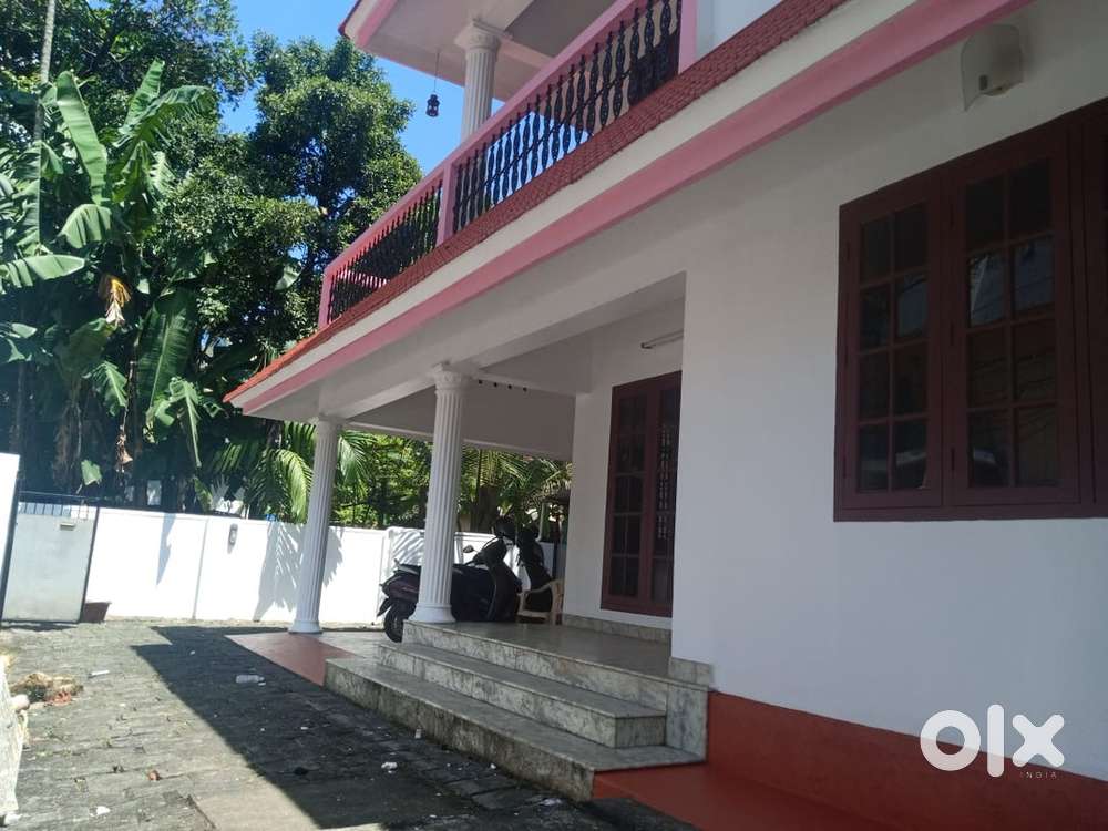 PALARIVATTOM 5BHK INDEPENDENT HOUSE FOR FAMILY