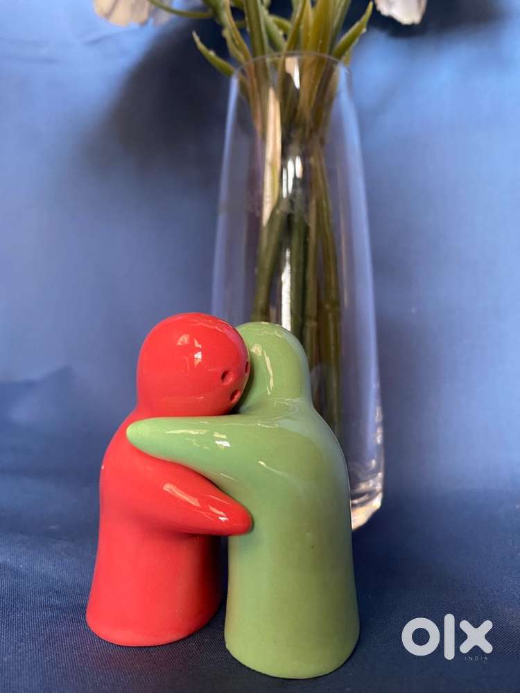 Hug Me - Ceramic Salt and Pepper 2pc set