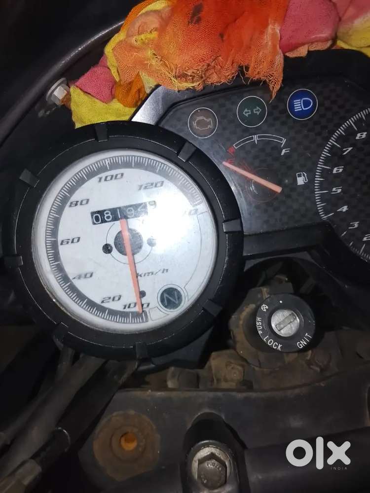 I m selling Yamaha sz x 153 cc engine