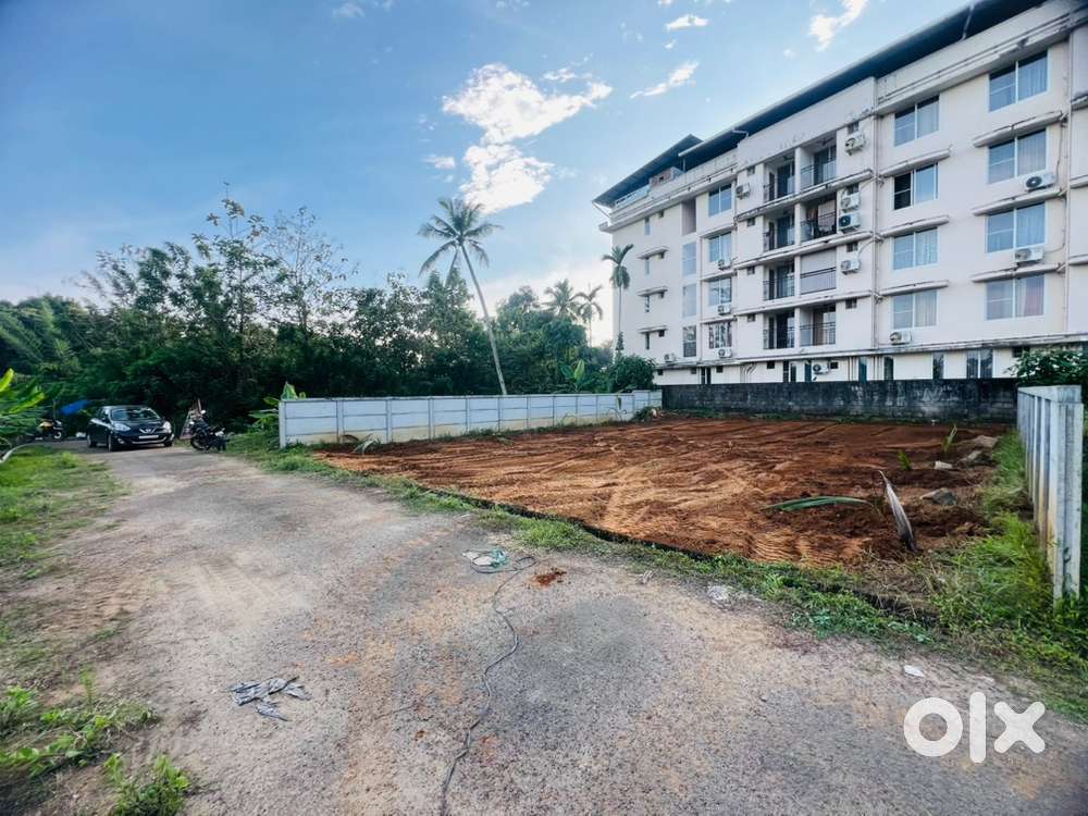 Aluva desom gandhipuram 7.250cent,4cent house plot cent 3.90lakh