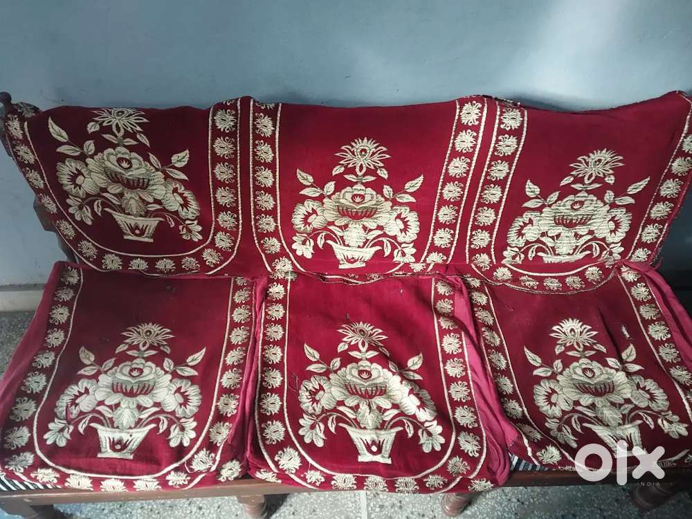 5 seater sofa with table